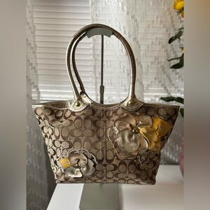 🌸 Coach Bleecker Floral Appliqué Signature Tote ✨🤎